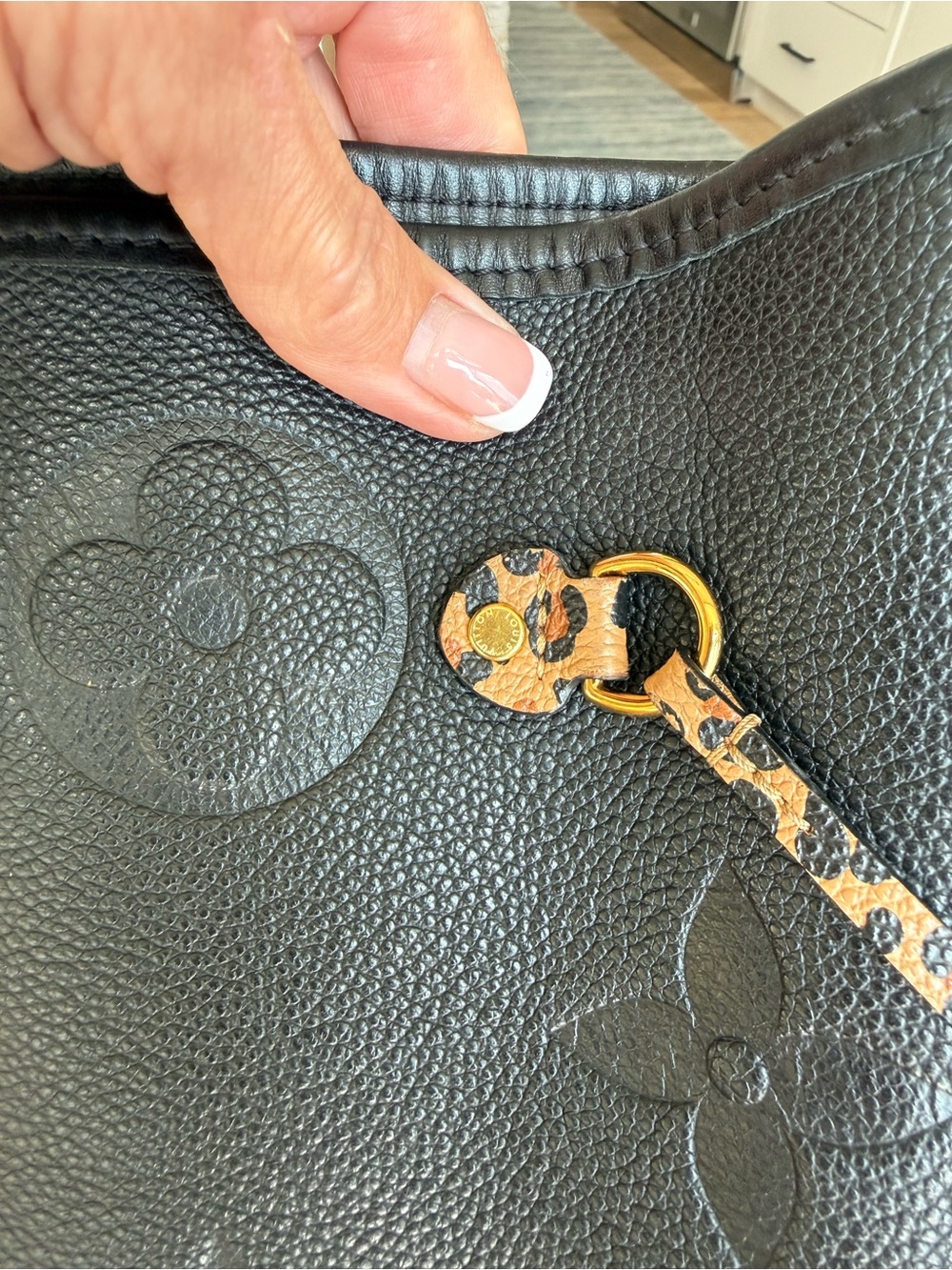 Louis Vuitton Wild at Heart Neverfull MM Black Monogram Tote - Picture 12 of 16